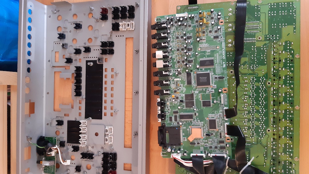 Roland MC-505 LCD repair-5